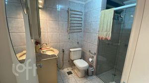 Image 7 - 880112