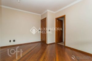 Image 17 - 880115