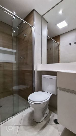 Image 19 - 880116