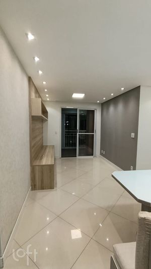 Image 21 - 880116