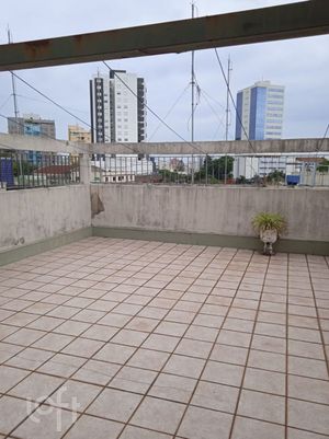 Image 17 - 880136