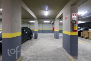 Image 17 - 880137