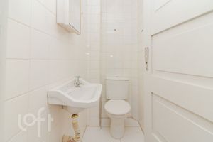 Image 17 - 880138