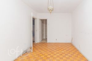 Image 10 - 880138