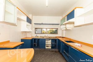 Image 8 - 880141