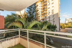 Image 5 - 880141