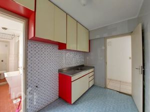 Image 10 - 880142