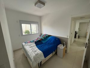 Image 17 - 880145