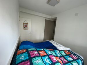 Image 18 - 880145