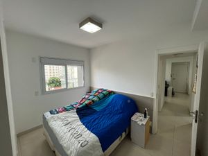 Image 19 - 880145
