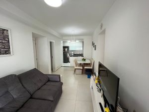 Image 8 - 880145