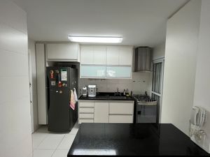 Image 14 - 880145