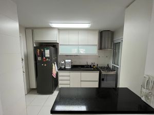 Image 11 - 880145