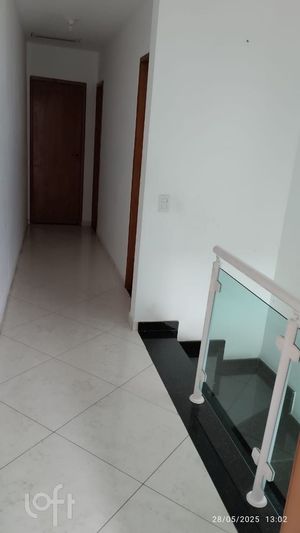 Image 11 - 880148