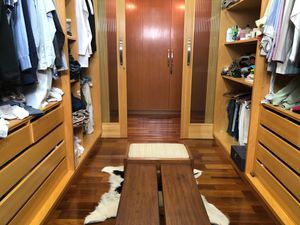Image 16 - 880152