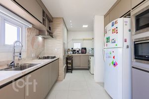 Image 7 - 880155