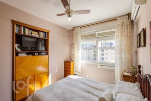 Image 9 - 880159