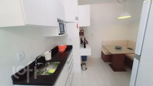 Image 11 - 880185