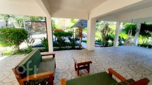 Image 21 - 880185