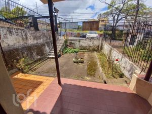 Image 19 - 880190