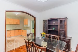 Image 7 - 880191