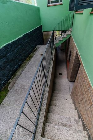 Image 36 - 880191