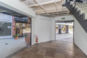Image 4 - 880201