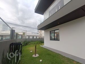 Image 17 - 880203