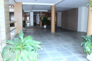 Image 2 - 880219