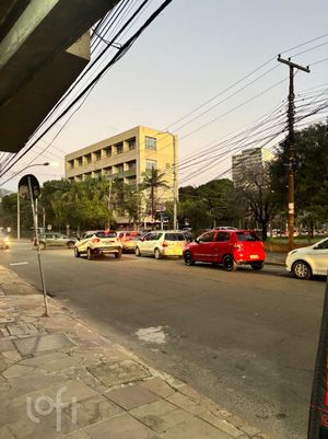 Image 17 - 880220