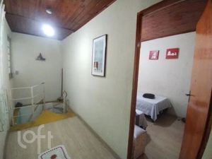Image 6 - 880222