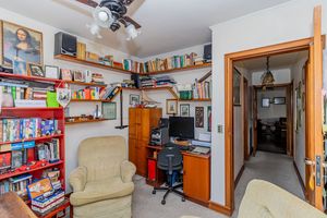 Image 19 - 880223