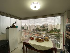 Image 4 - 880226