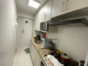 Image 5 - 880226