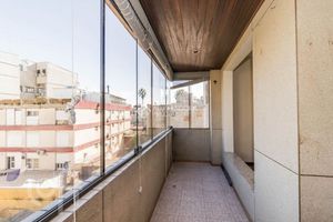Image 40 - 880237