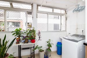 Image 32 - 880241