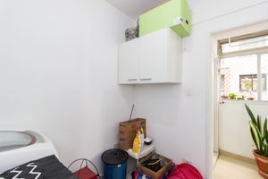 Image 36 - 880241
