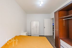 Image 11 - 880242
