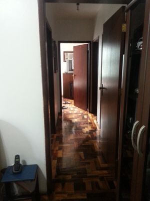 Image 4 - 880255