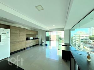 Image 18 - 880256