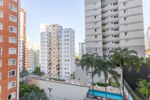 Image 8 - 880312