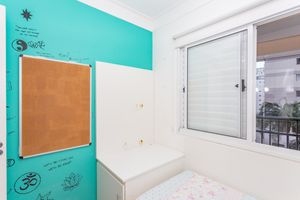 Image 19 - 880312