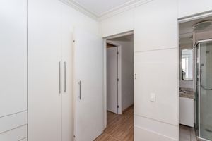 Image 26 - 880312