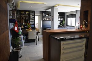Image 13 - 880313
