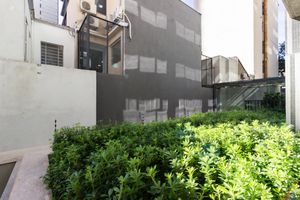 Image 5 - 880315