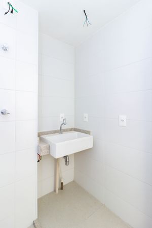 Image 9 - 880315