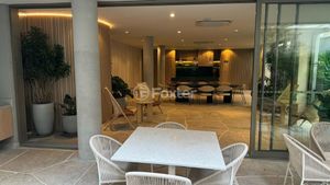 Image 1 - 880315