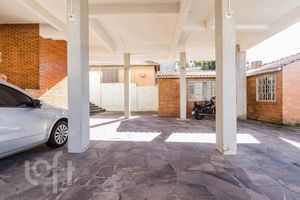Image 19 - 880319