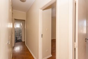 Image 31 - 880320