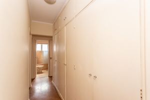 Image 32 - 880320